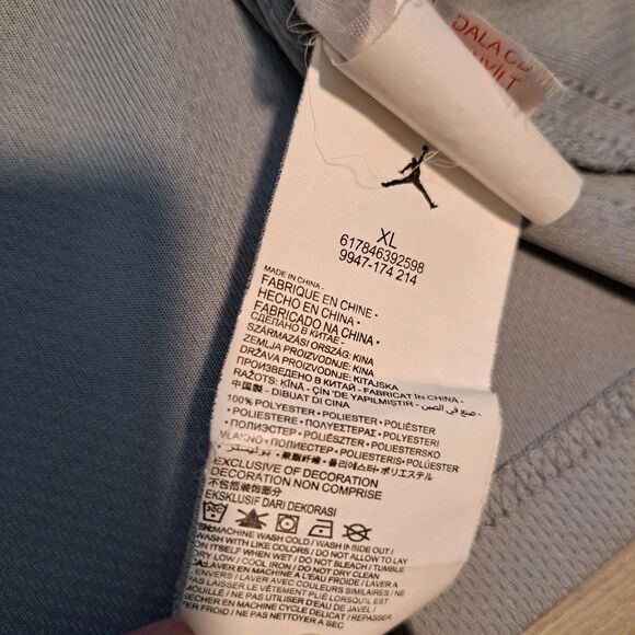 Nike Air Jordan # 23 Basketball Boys Jersey Youth Size XL 13-15 Years Grey - Picture 12 of 13